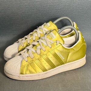Adidas Superstar Women’s Gold White Hardshell Sneakers Size‎ 7